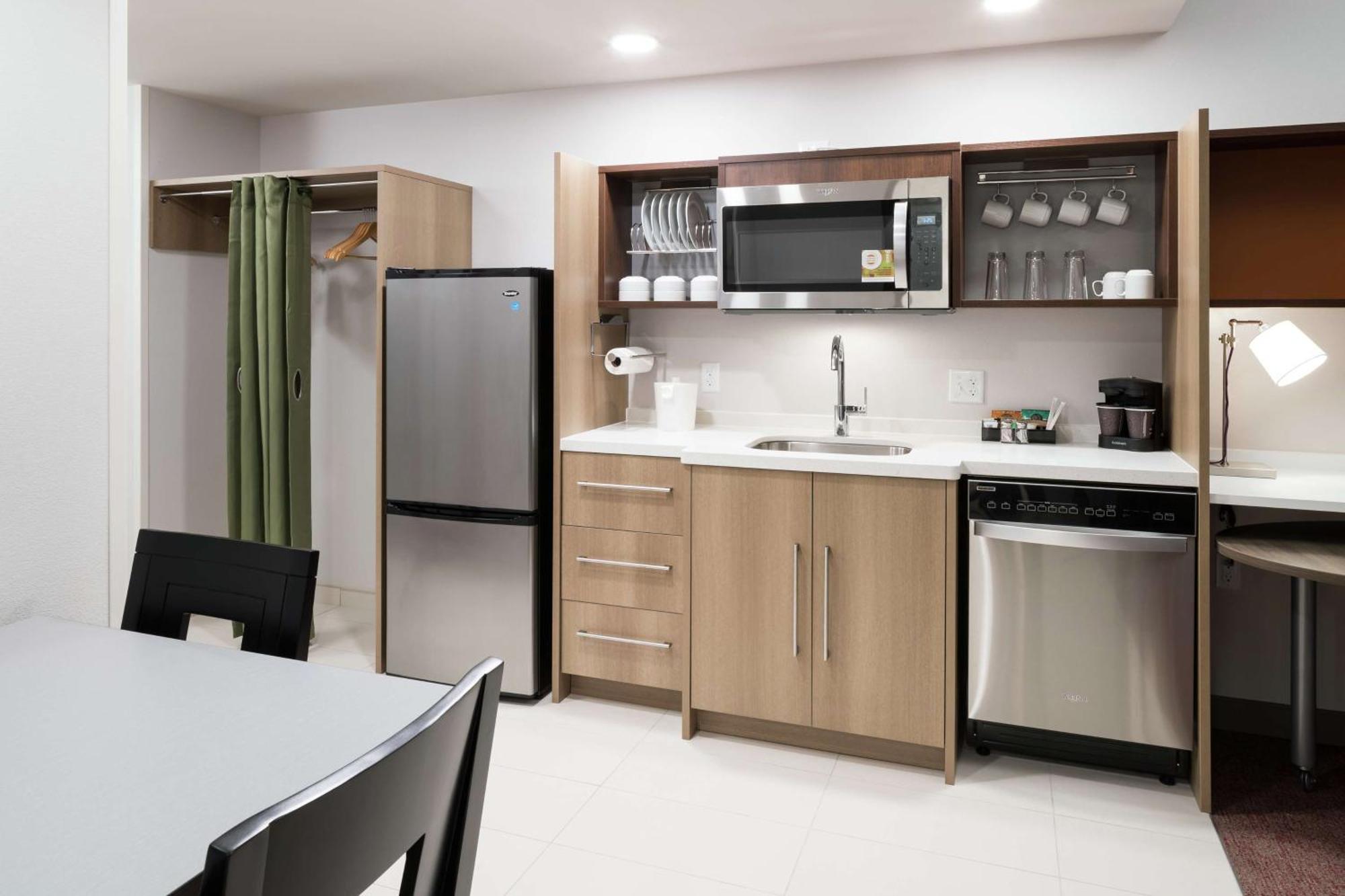 Home2 Suites By Hilton Orlando Airport Экстерьер фото
