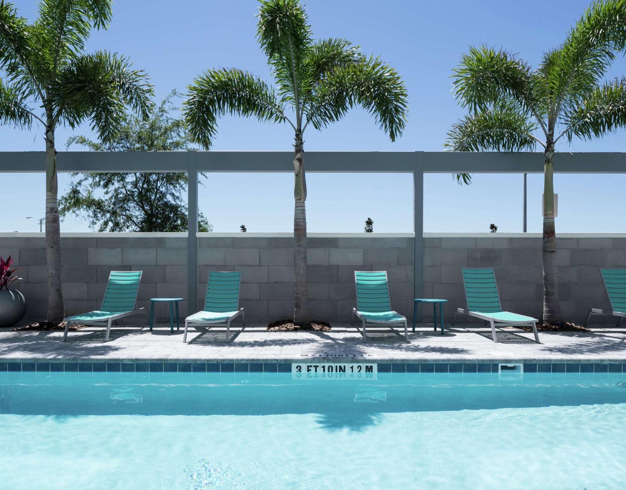 Home2 Suites By Hilton Orlando Airport Экстерьер фото